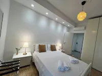 White rose apartment - free parking space - historical center of Alba -Langhe