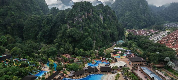 Mountain & Theme Park Views' Cozy Suite Hotels in Ulu Kinta