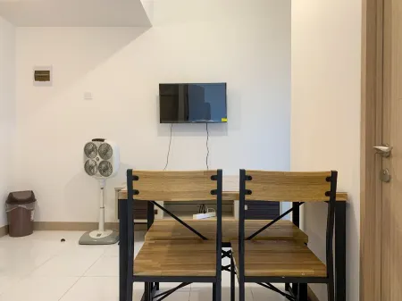 Classic 2Br at 7Th Floor Tokyo Riverside Pik 2Apartment Отели рядом с достопримечательностью «Pelabuhan Tanjung Pasir»