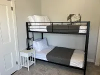 Historic 3 Story Home - Sleeps 20! Hotels near CVS