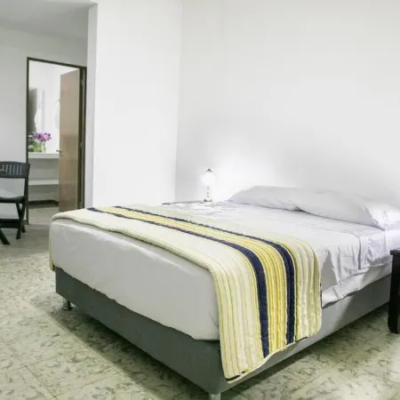 50N15 B&B