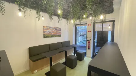 MyStay Porto São Bento Отели рядом с достопримечательностью «Понти-ди-Дон-Луиш I»