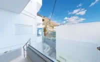 Relaxed Seaside Living, Tris Ekklisies - Sleeps 4