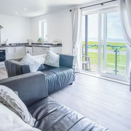 Beach View - 2 Bed Apartment - Llanelli
