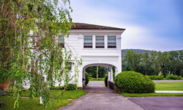 Blackberry River Inn