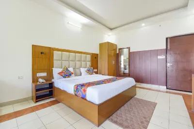 FabHotel Green Acres Hotels in Kempty Range