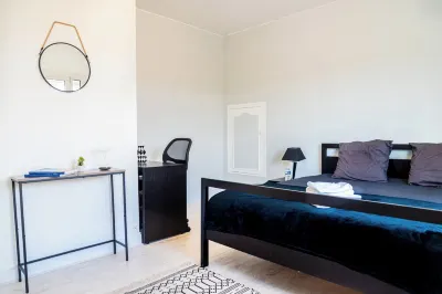 House in the center of Versailles, 5 minutes from the château and freeway