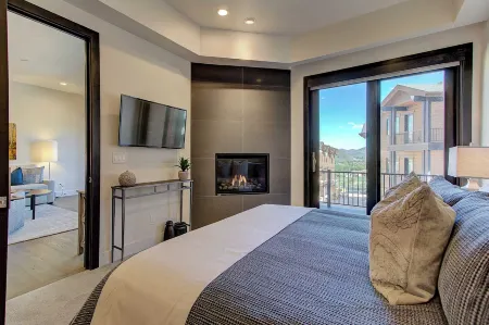 Juniper Landing 3 Bedroom by AvantStay Condo in Park City Mountain Resort w Pool Hot Tub Gym
