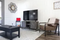 Hot Tub and Fire Pit near Mammoth Cave National Park- Pet Friendly