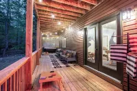 7BR Designer Home w/ Hot Tub, Game Room