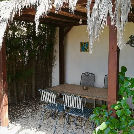 NEW APARTMENT (a pool for two apartment) SMALL GARDEN SEA VIEW