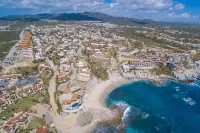 Enjoy the Ocean View and take a stroll on the Stunning Private Beach