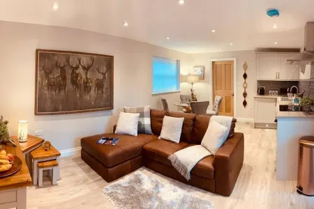 Homely luxury cottage 2