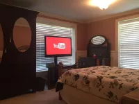 Farm/Woods Stay, 3 Miles from Live Oak