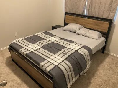 Cozy 1-bedroom house with fitness room, WiFi in welcoming Richmond Hotels near Kalahari Night Club and Bar