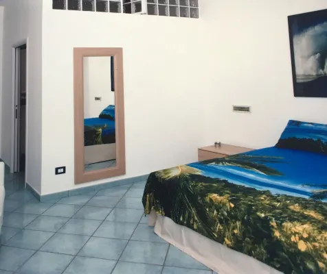 APARTMENT WITH TERRACE ON THE SEA