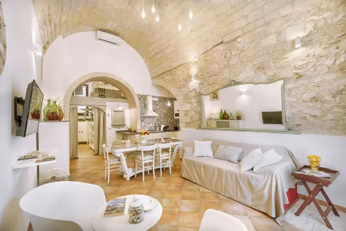 Mario Leggio 83, as at home