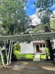 Lakefront 3 bed 3 bath townhouse with tennis court, pickleball court and pool Hotels in Arenal