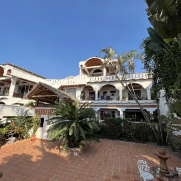 Oceanfront studio apartment