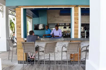 Marigot Marina Apartment 6a, with free Zoetry Hotel access Отели в г. Soucis