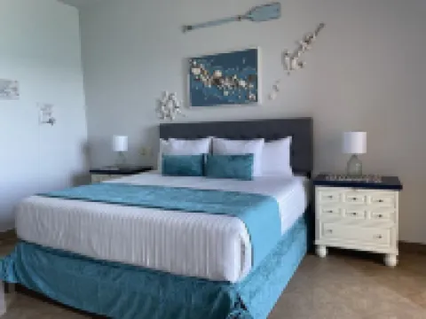 Beautiful Oceanfront 4 King Bed/4 Bath Developer's Model Cordoba 1501