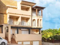 Apartment Near the Beach with Sea Views - Homestays