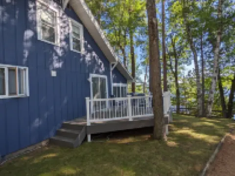 Luxury Cottage on Lake Minocqua Hotels in Minocqua