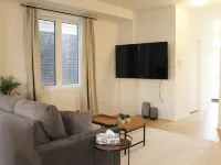 Newly Built 3-bedroom house with WiFi, Parking and AC 15 mins to the Falls Hotels in Thorold