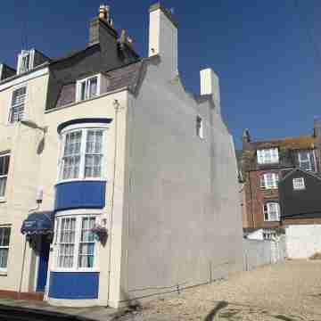 5 bed, 5 bath, Slps 18, Town Ho. 60 yds Weymth beach & harbour, NEWLY RENOVATED! Hotel Exterior