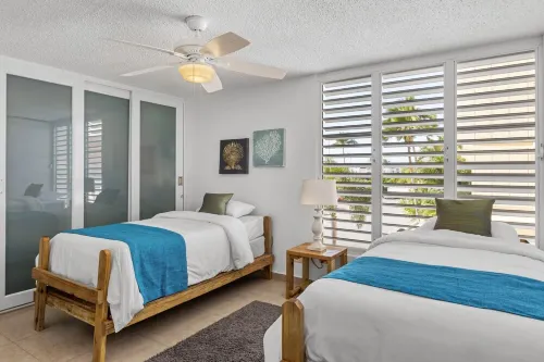 PLAYA AZUL 1 MODERN  2 /1! VIEW,PARKING,LOCATION!