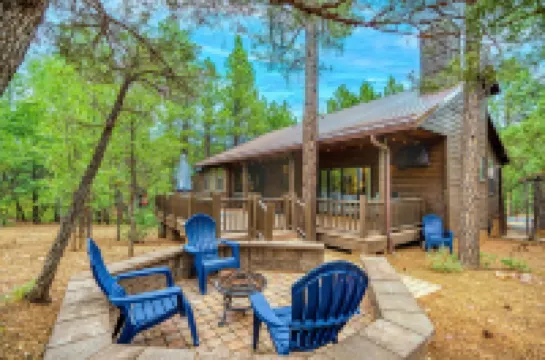 Cardinal Landing Cabin in Torreon w/AC, Furnished Deck, Grill & Firepit
