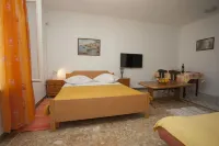 Apartment Number 1 - Brela, Croatia Hotels in Brela