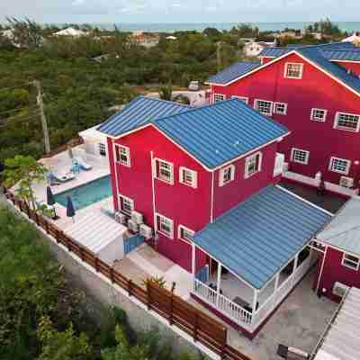 Forget your worries in this serene space. Pool view, top floor. Privacy gate. Hotel Exterior