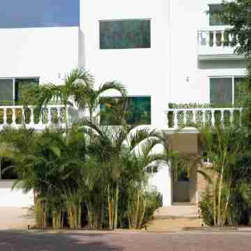 Luxury Villa Great Location Walking Distance to the Beach Hotel Exterior
