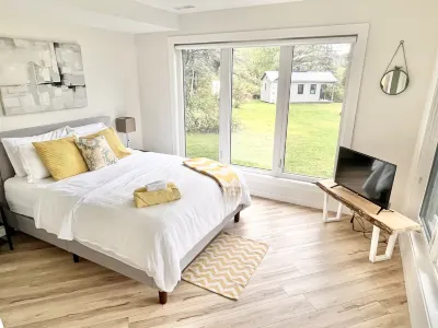 Brand new luxury waterfront cottage