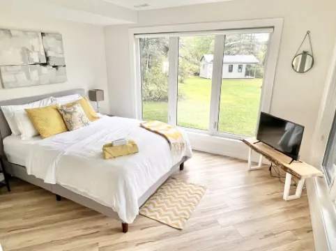 Brand new luxury waterfront cottage