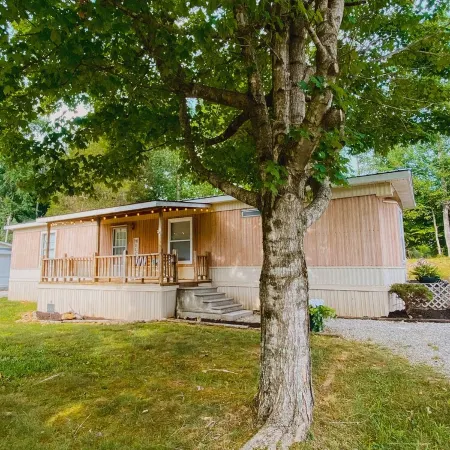Home 0.2 miles from boat ramp with game room!