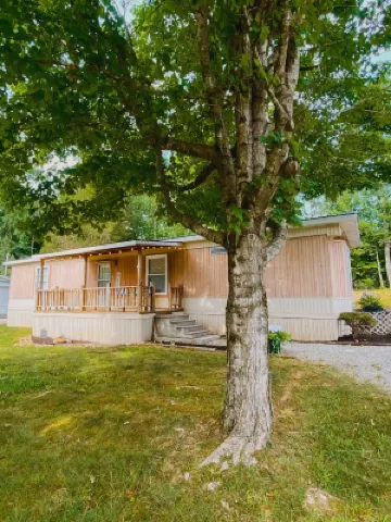 Home 0.2 miles from boat ramp with game room!