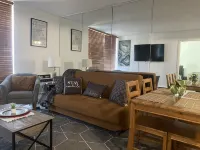 Lovely 2 bedrooms apartment 10min from O'HARE CHICAGO