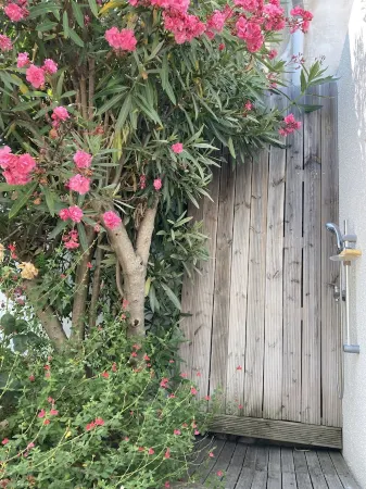 Renovated fisherman's house: small garden, heart of village, near beaches-Wifi, bikes Отели рядом с достопримечательностью «Location Mobil Home 3 chambres 5 pers. max»