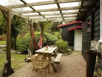 Welcome Home Cottage, Manapouri, Fiordland Hotels in Manapouri