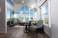 New Tiny Home on Private 1 Acre with Power, AC/Heat, Starlink Internet