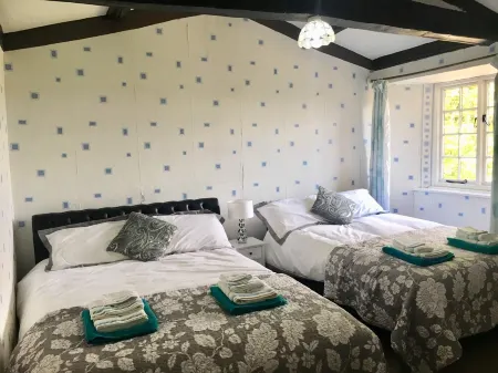 Spacious Countryside / Suburban Retreat Отели в г. Ком Филдс