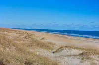 Semi-Oceanfront Beach Cottage I. Access across street to shops and restaurants