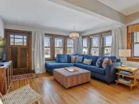Rarely Available - Downtown Wayzata Home Hotels in Wayzata