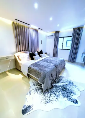Elegant and luxurious modern apartment, designed to offer a magic experience. Hotels near Ary Autopintura