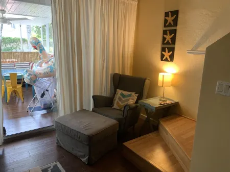 Seven Mile Beach With Soul - Top Central SMB Location Отели рядом с достопримечательностью «Clock Tower»