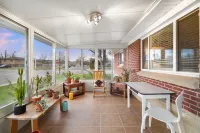 Jacuzzi Ranch in West Denver. Quiet Neighborhood. Red Rocks, Golden, Denver.