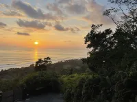 Spectacular ocean view just minutes away from Dominical beach!