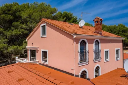 House Katia up to 8 persons, Medulin Отели в г. Opcina Liznjan